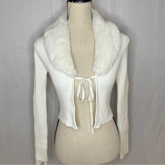 NWT Pookie & Sebastian Cropped White Knit Cardigan with Faux Fur - Picture 5 of 8